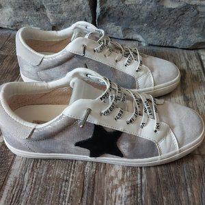 VINTAGE HAVANA size 9 sneakers